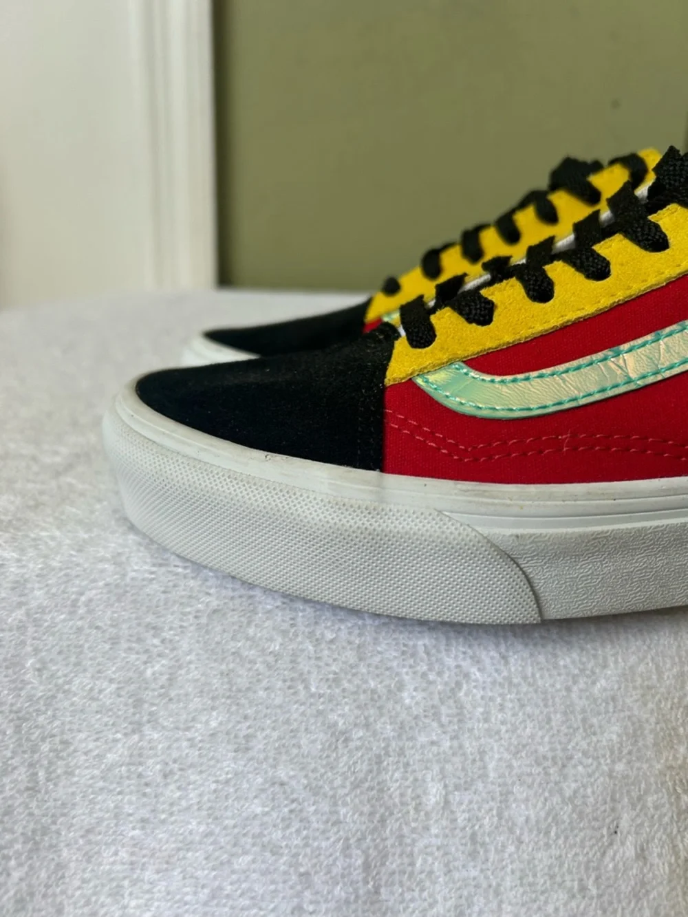 NWOB Vans Multicolor Low Top Sneakers with Red Upper and Black Toe - Picture 8 of 14